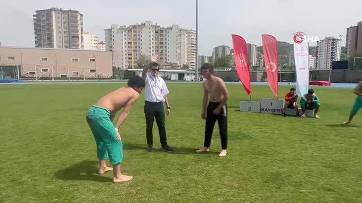 Kayseride okul müsabakalarında bir ilk: Karakucak Güreş Müsabakaları başladı