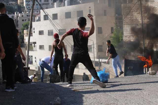 Mısır'ın arabuluculuğuyla İsrail ve Filistinli güçler arasında bir ateşkes anlaşmasına varıldı. Ateşkese göre sivillere ait evler hedef alınmayacak.