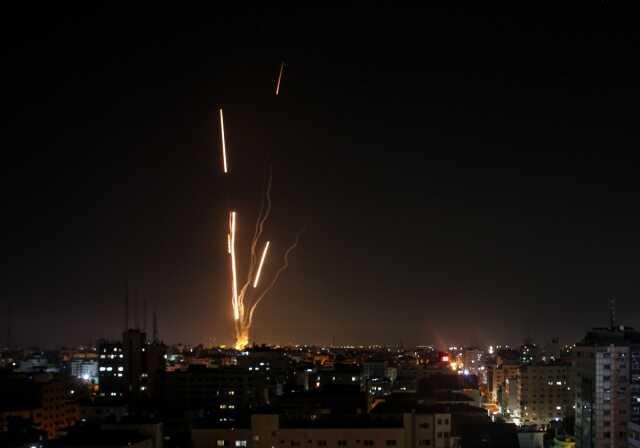 Mısır'ın arabuluculuğuyla İsrail ve Filistinli güçler arasında bir ateşkes anlaşmasına varıldı. Ateşkese göre sivillere ait evler hedef alınmayacak.