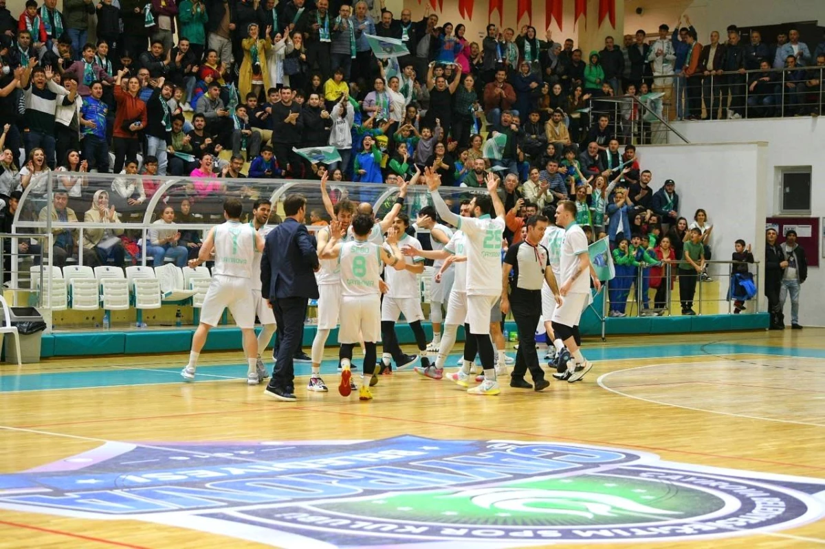 Çayırova Belediyesi Basketbol Takımı Yarı Finale Yükseldi