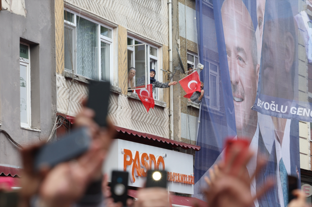 Seçim öncesi son miting! Cumhurbaşkanı Erdoğan, doğup büyüdüğü semtte coşkulu kalabalığa böyle seslendi