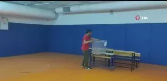 Hatay Kırıkhan'da Spor Salonuna Sandıklar Kuruldu: Yaklaşık 11 Bin Kişi Oy Kullanacak