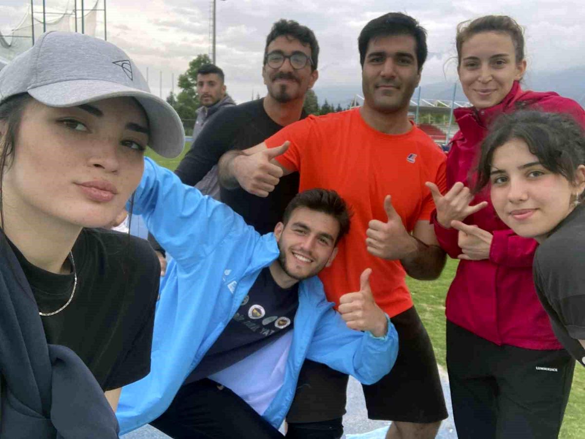 SUBÜ öğrencileri atletizm ve muaythai şampiyonalarında madalyalar kazandı