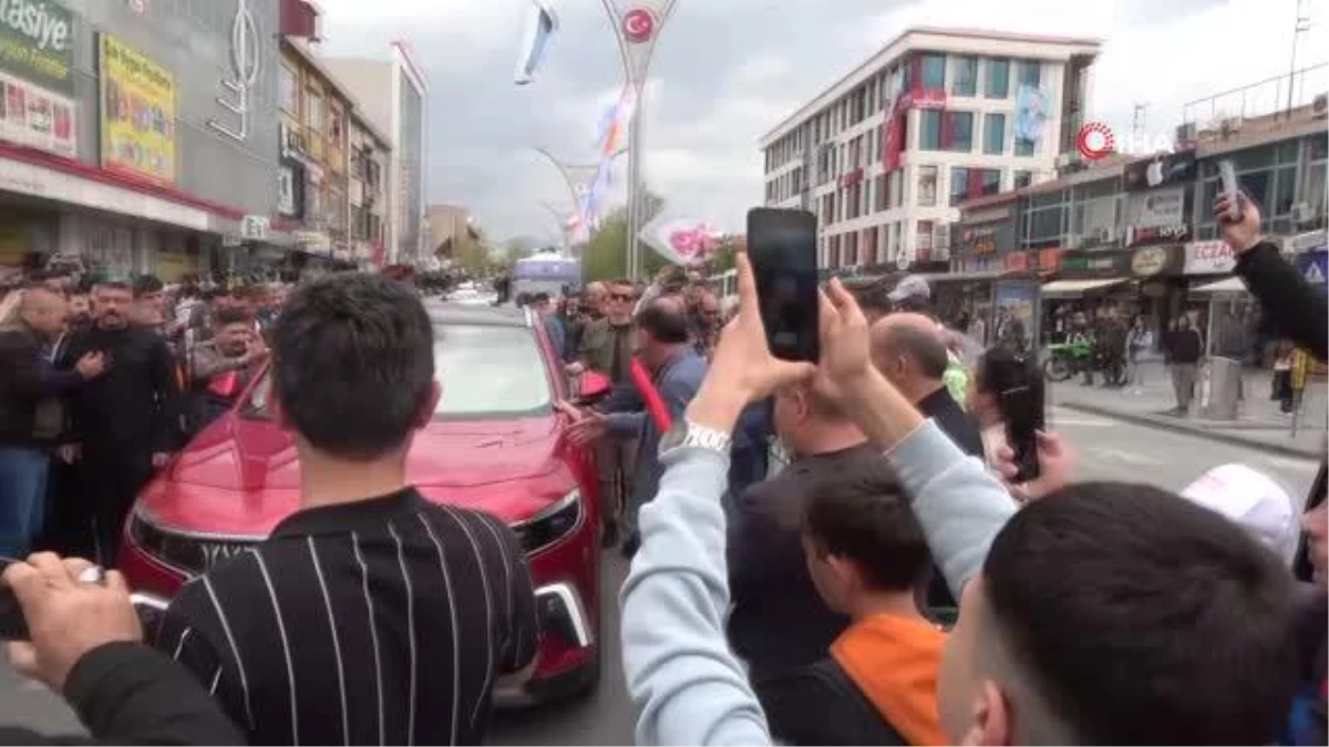 Türkiye\'nin yerli otomobili TOGG Erzincan\'da yoğun ilgi gördü