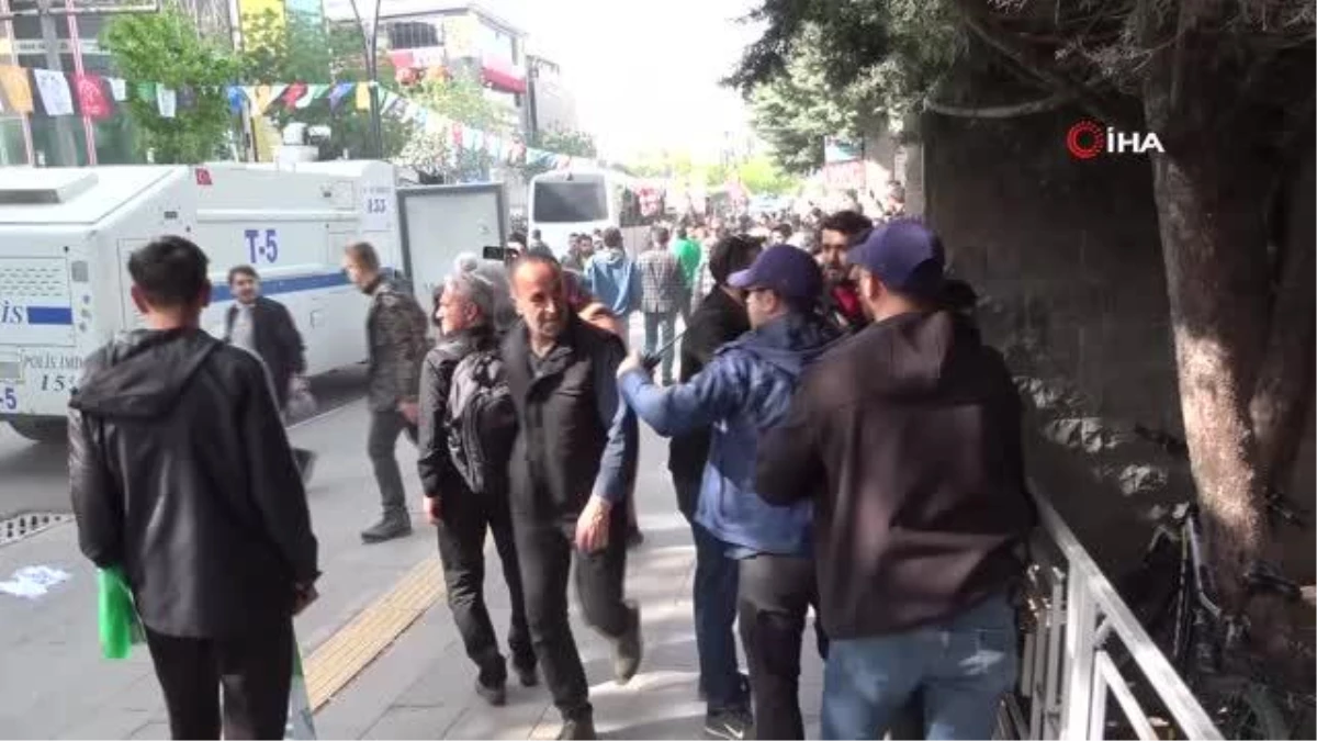 Yeşil Sol Parti mitinginde polise taş attılar: 10 gözaltı
