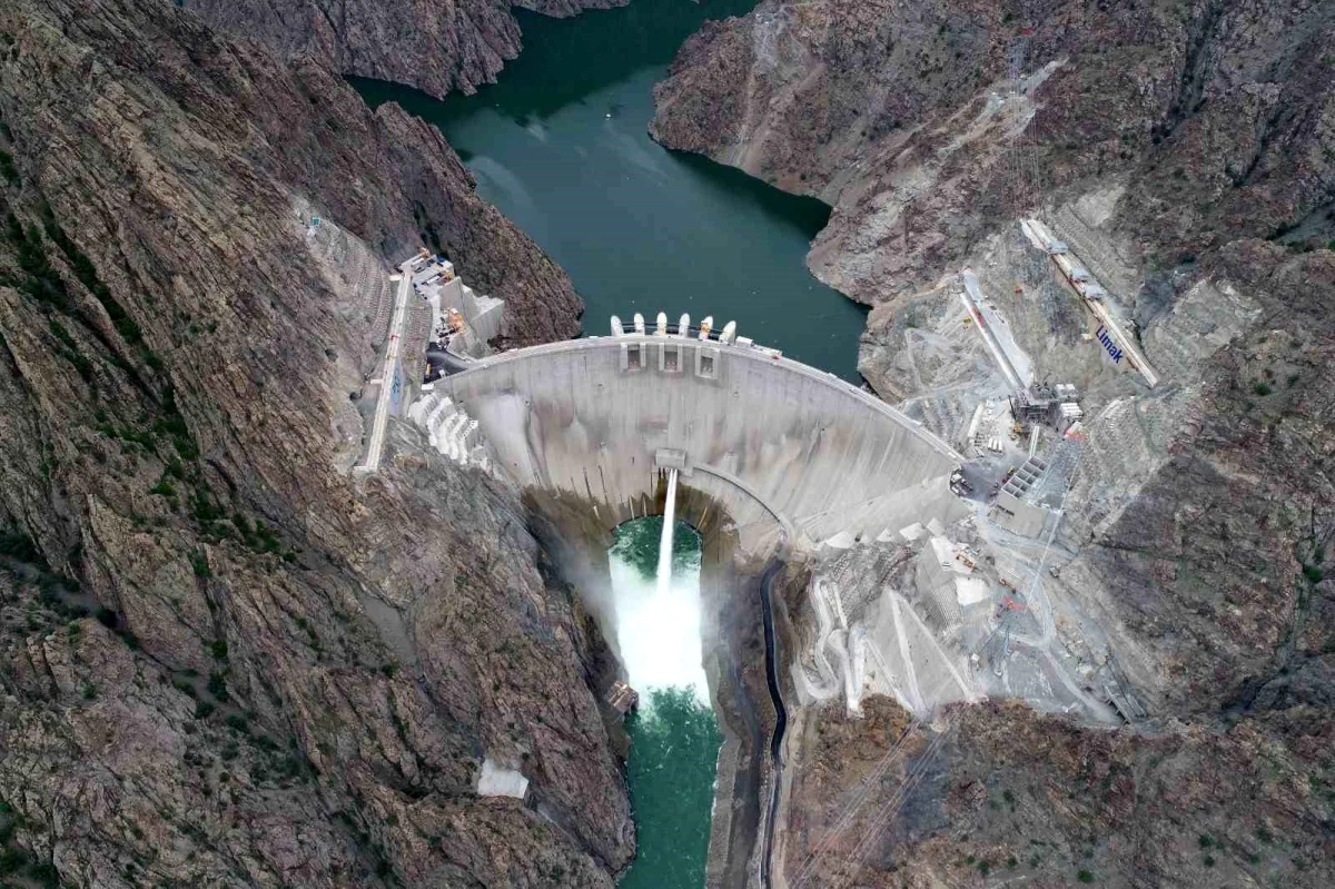 Yusufeli Barajı ve HES\'te Su Seviyesi 131 Metreye Ulaştı