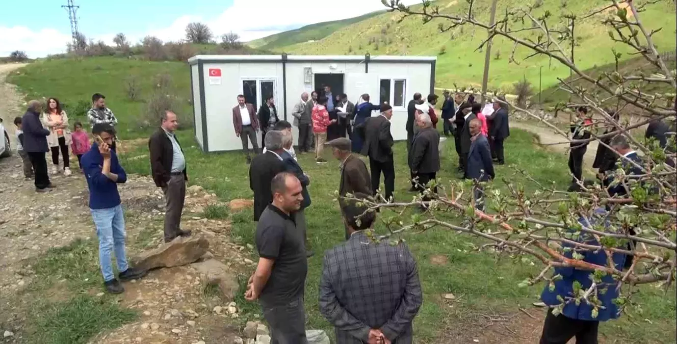 Terör nedeniyle terk ettikleri köylerine geri dönen vatandaşlar 30 yıl sonra oy kullandı