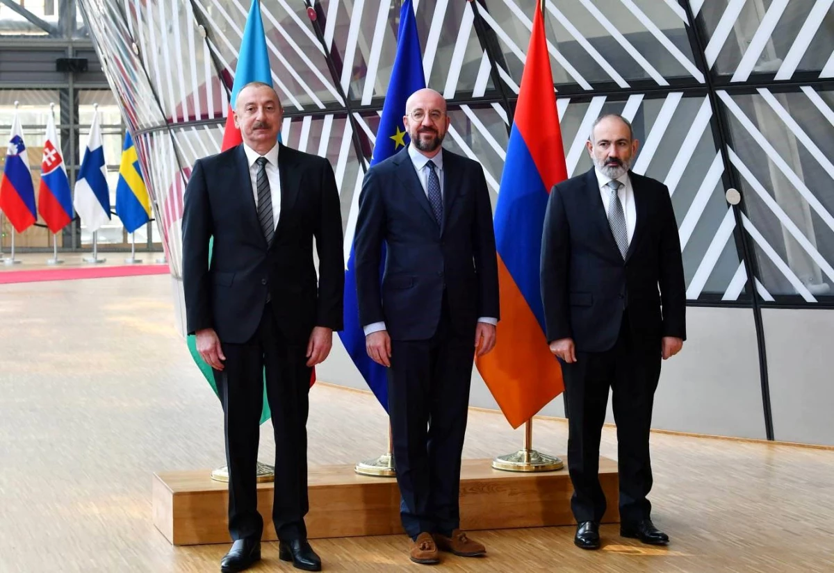 Azerbaycan, Ermenistan ve AB Konseyi Başkanı Brüksel\'de üçlü zirvede