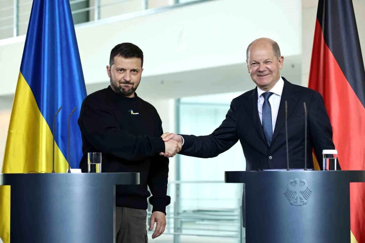 Almanya Başbakanı Scholz ve Ukrayna Devlet Başkanı Zelenskiy Berlin\'de buluştu