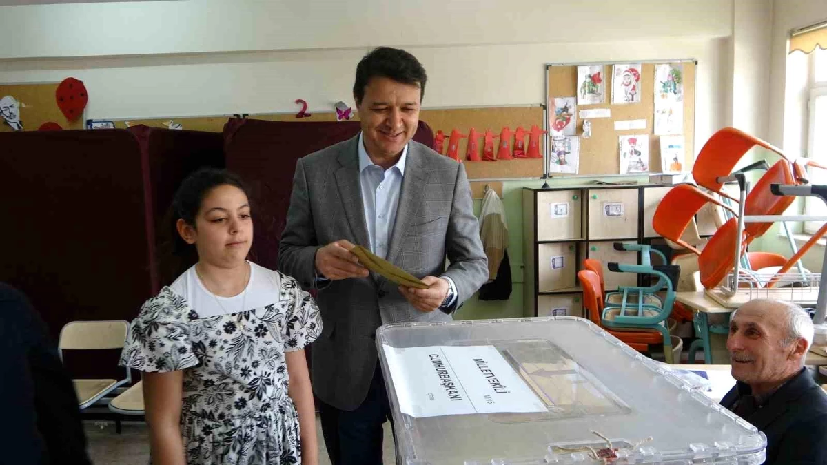 Saadet Partisi Genel Başkan Yardımcısı Mahmut Arıkan oy kullandı