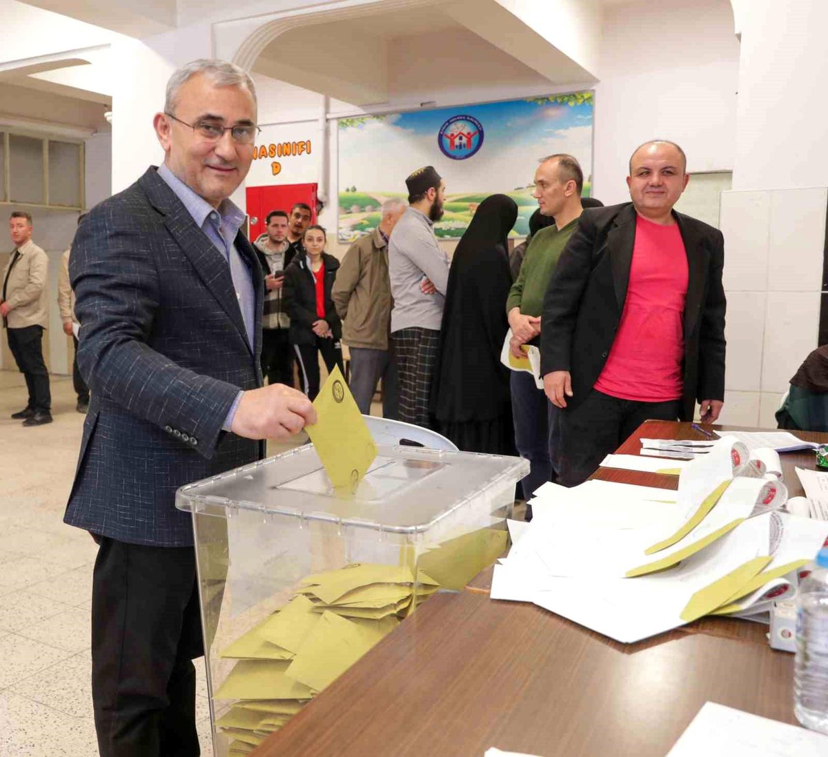 Kütahya Belediye Başkanı Alim Işık Seçimlerde Oyunu Kullandı