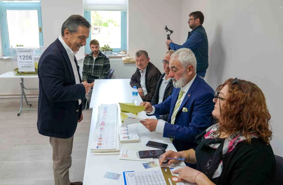 Tepebaşı Belediye Başkanı Ahmet Ataç Oyunu Kullandı