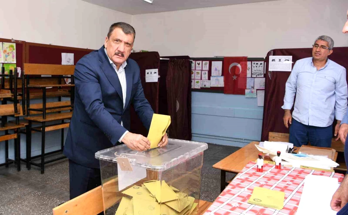Malatya Büyükşehir Belediye Başkanı Selahattin Gürkan Oyunu Kullandı