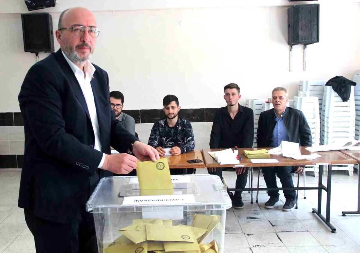 AK Parti Kütahya İl Başkanı Mustafa Önsay Oyunu Kullandı