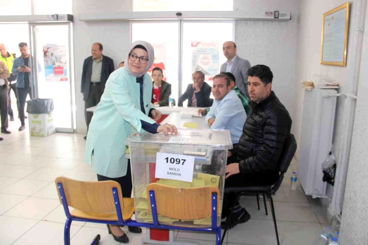 AK Parti Kayseri 2. sıra milletvekili adayı Ayşe Böhürler oyunu kullandı