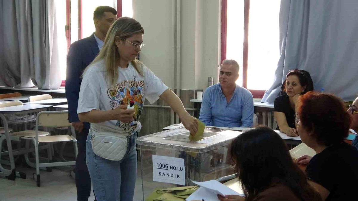 Mersin\'de Seçimler Devam Ediyor