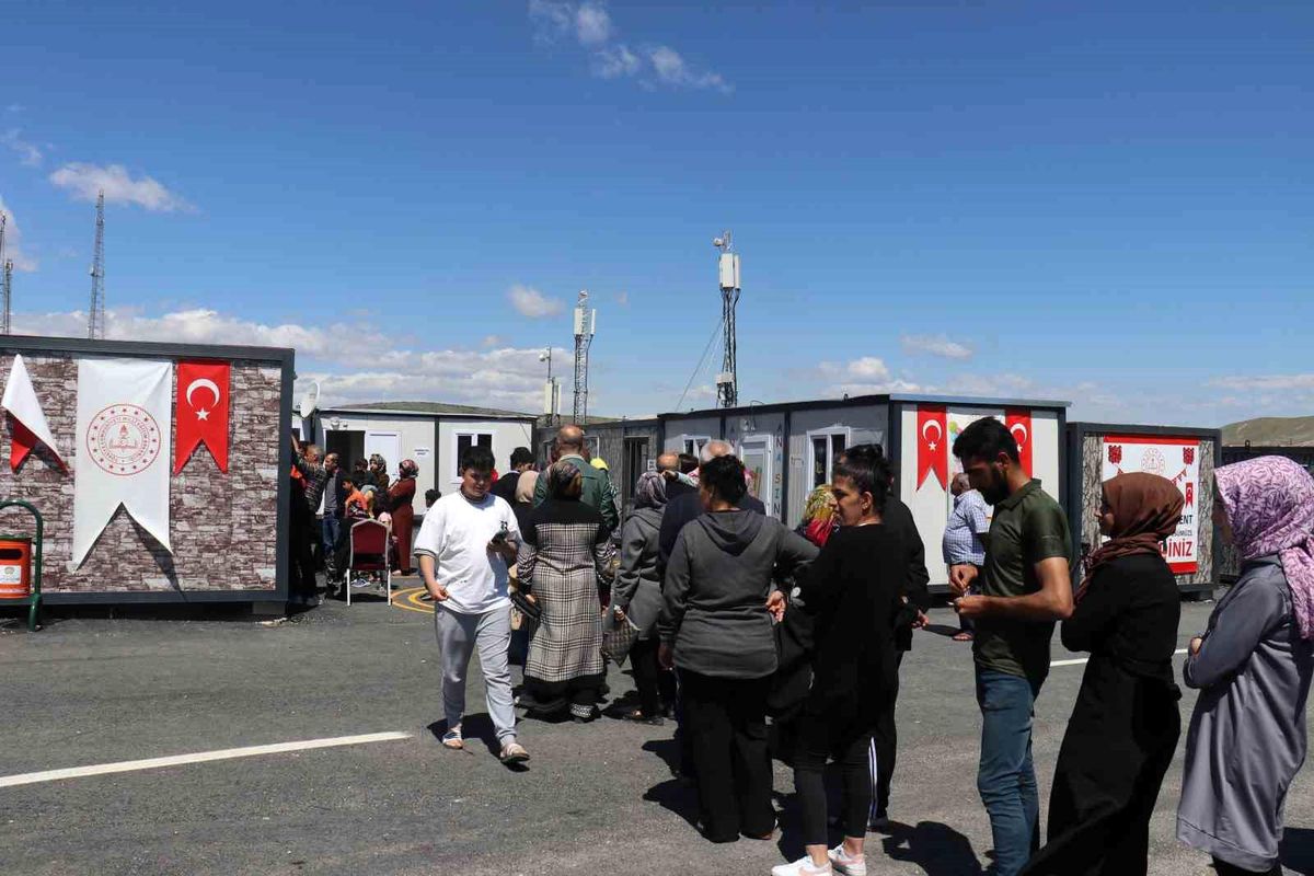 Malatyada Depremzedeler Konteyner Kentte Oy Kullanıyor