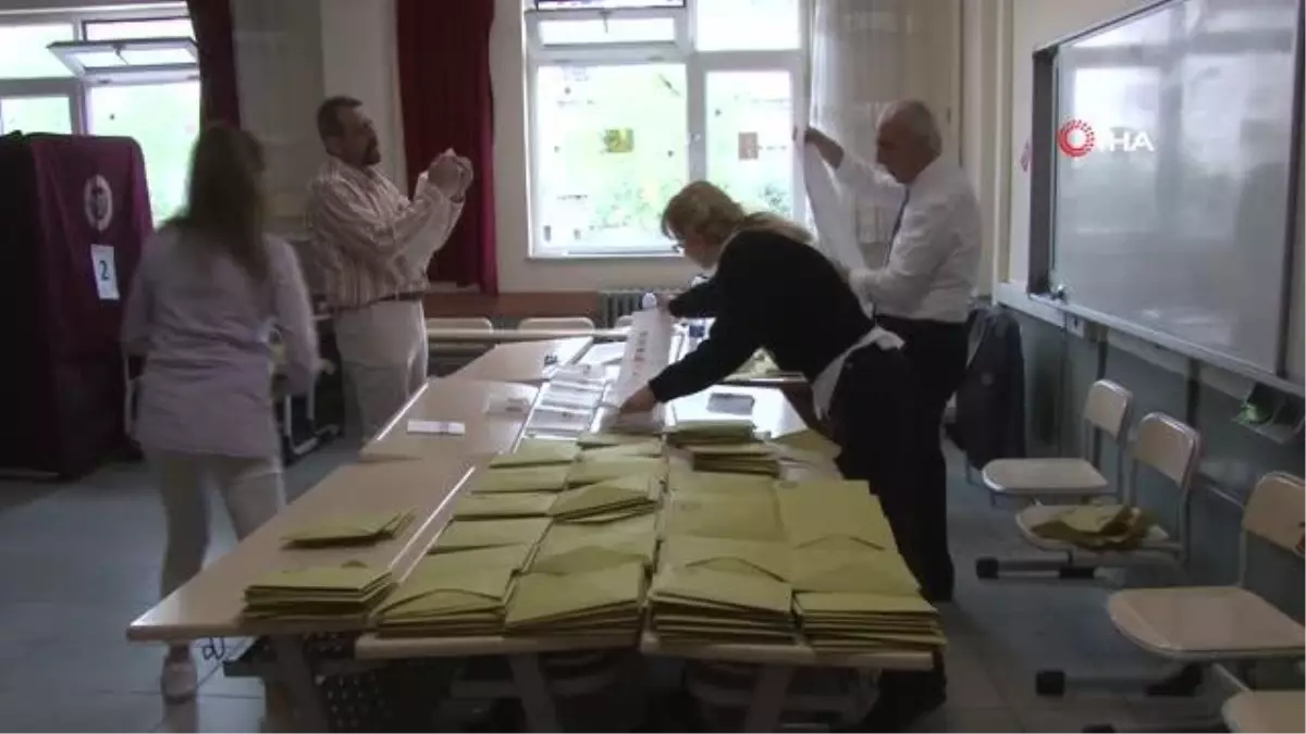 Edirne\'de sayılan oylar çuvallar ile adliyeye getiriliyor