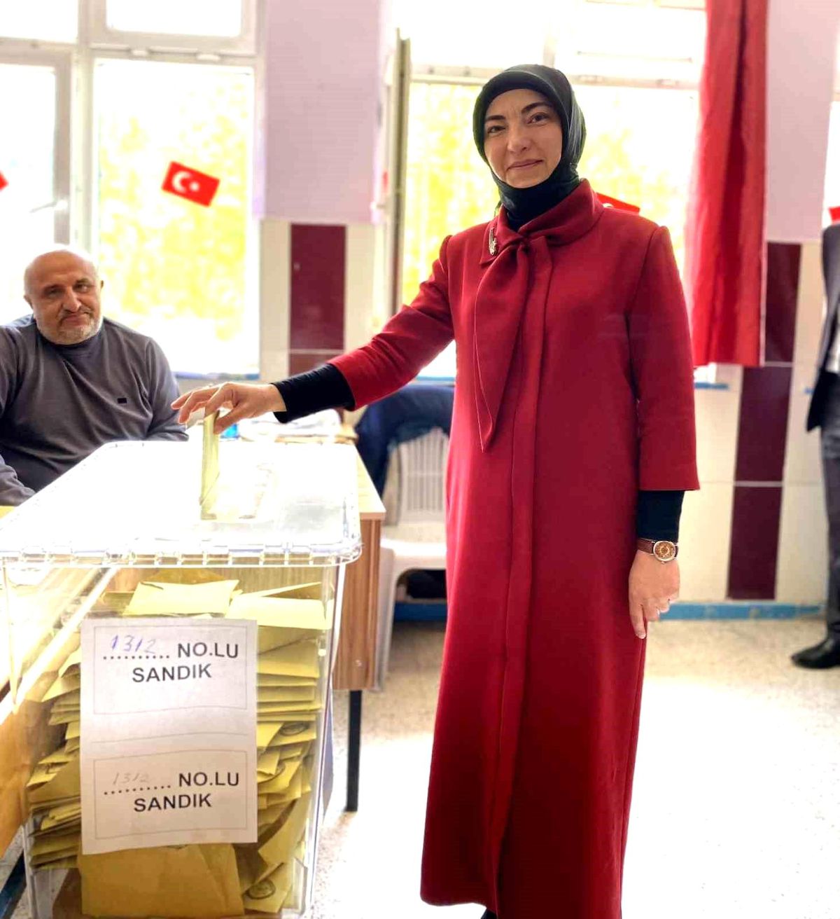 AK Parti Kütahya Milletvekili Adayı Esra Özbek Balcı Oyunu Kullandı