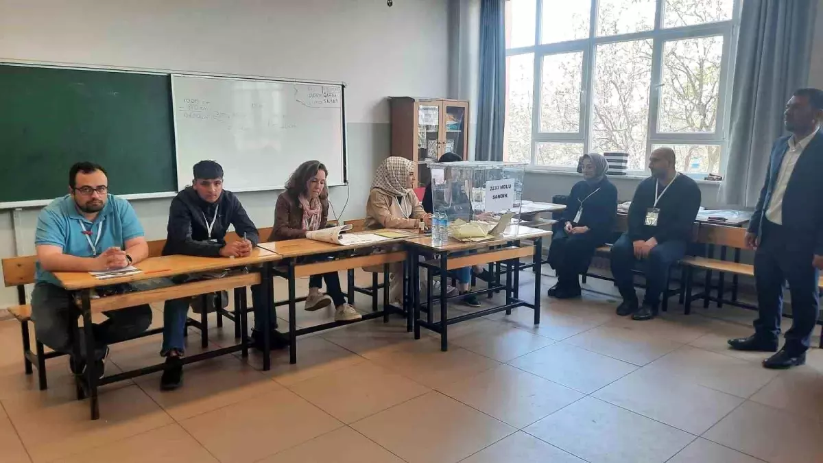 Fatihte yalnızca 13 seçmenli sandıkta 7 kişi oy kullandı