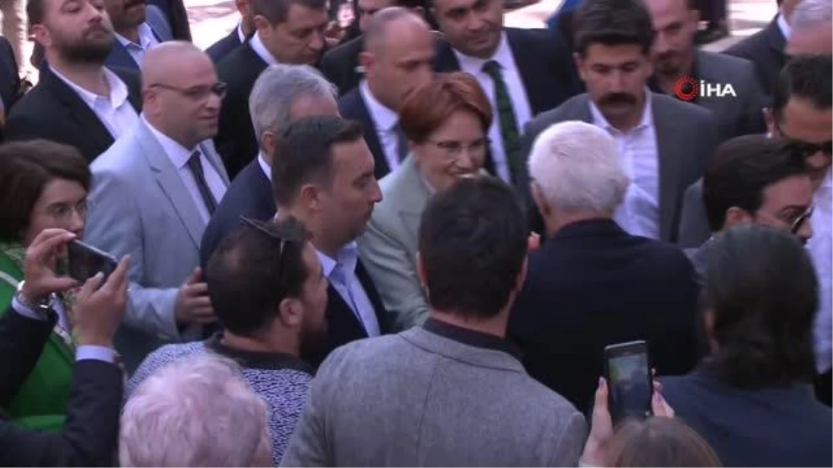 İYİ Parti Genel Başkanı Meral Akşener oyunu Üsküdarda kullandı