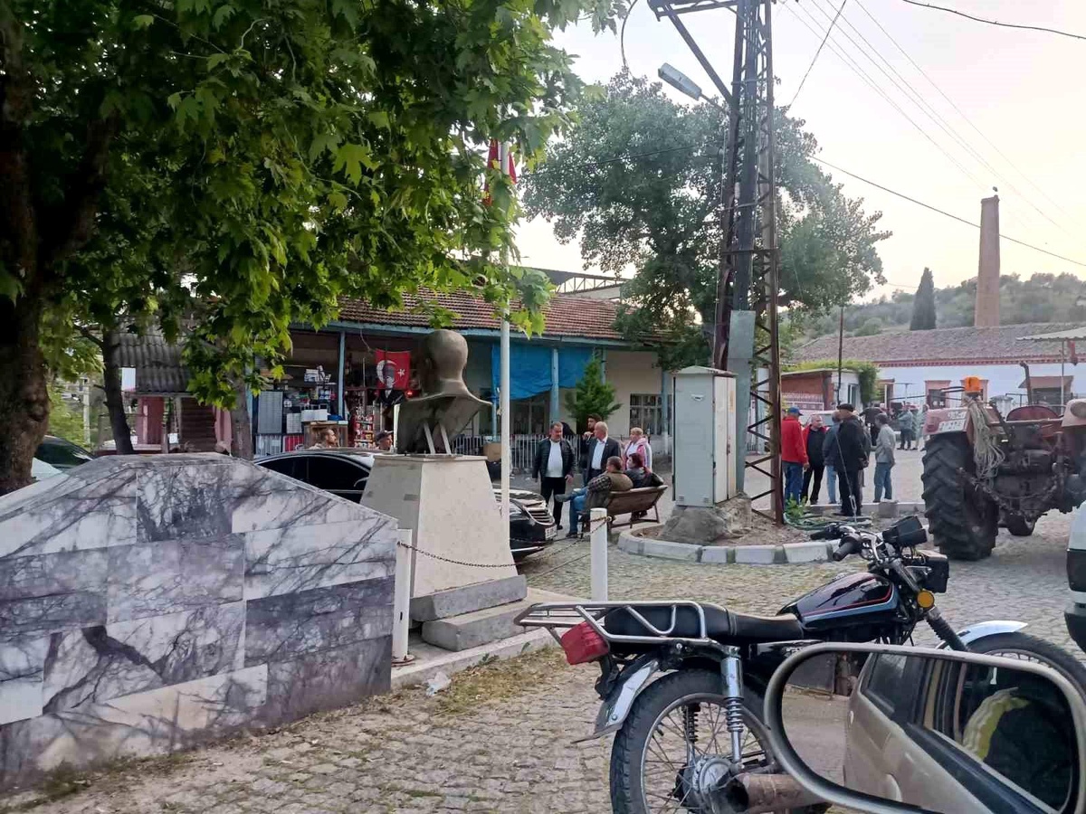 İzmir\'de Kahvehanede Silahlı Saldırı: 1 Ölü, 1 Ağır Yaralı
