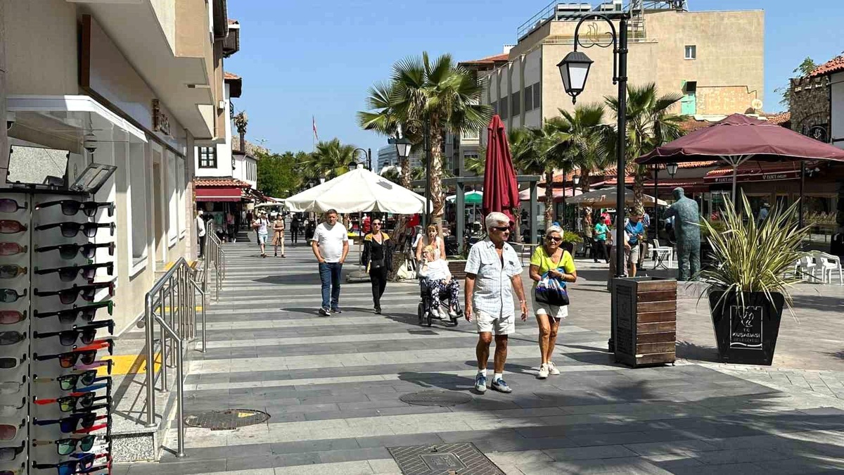 Kuşadası\'nda esnaf seçimler için sandık başına koştu