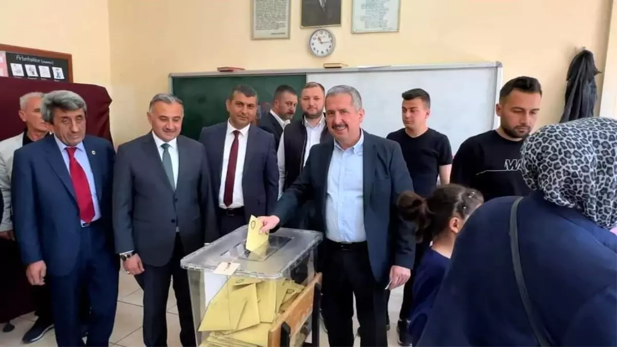 Hazine ve Maliye Bakan Yardımcısı Mahmut Gürcan oyunu kullandı