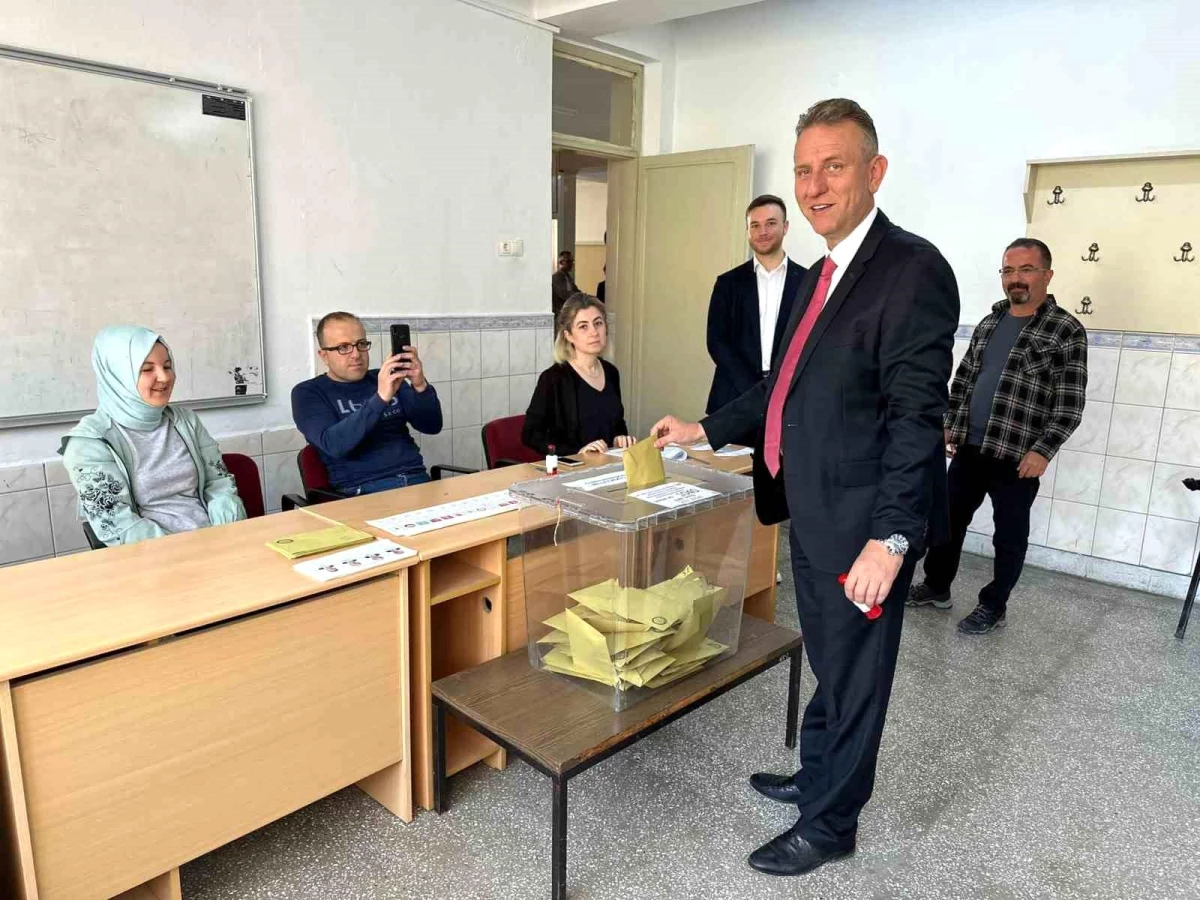AK Parti Kütahya Milletvekili Adayı Mehmet Demir Oyunu Kullandı