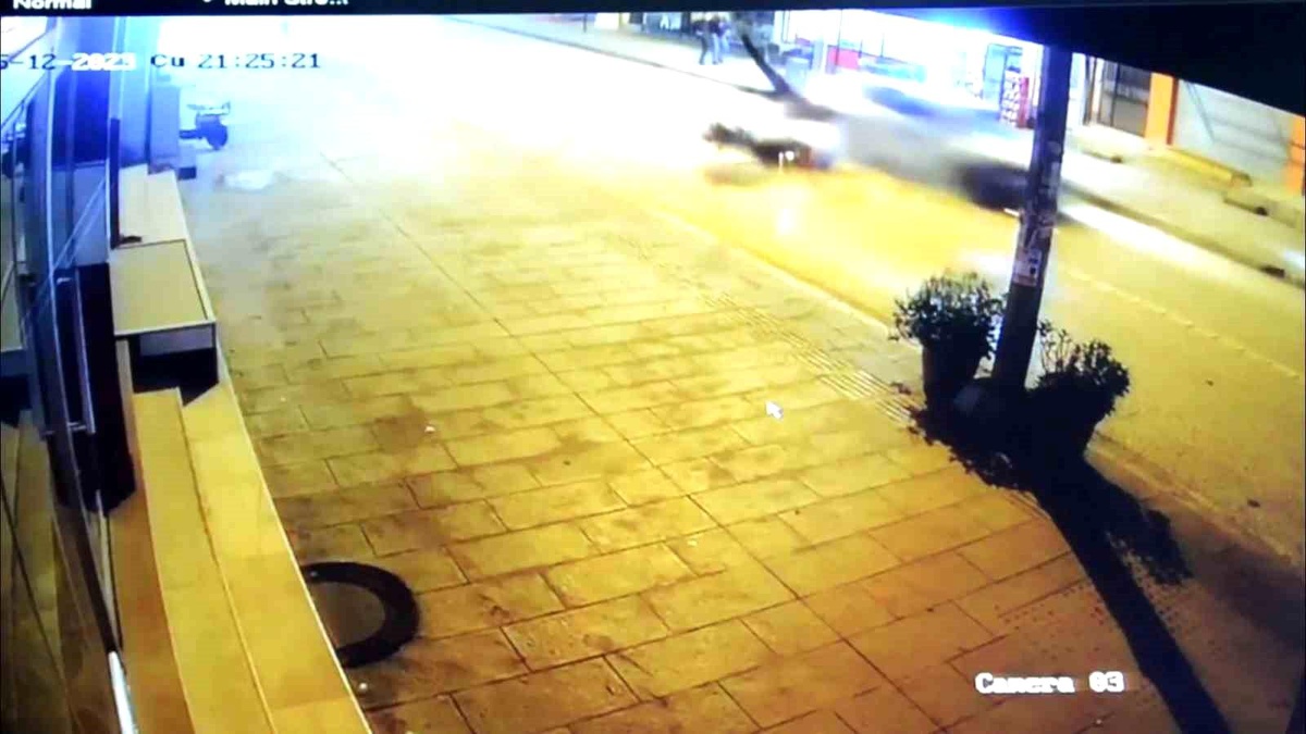 Ünye\'de motosiklet ile otomobil çarpıştı: 1 yaralı