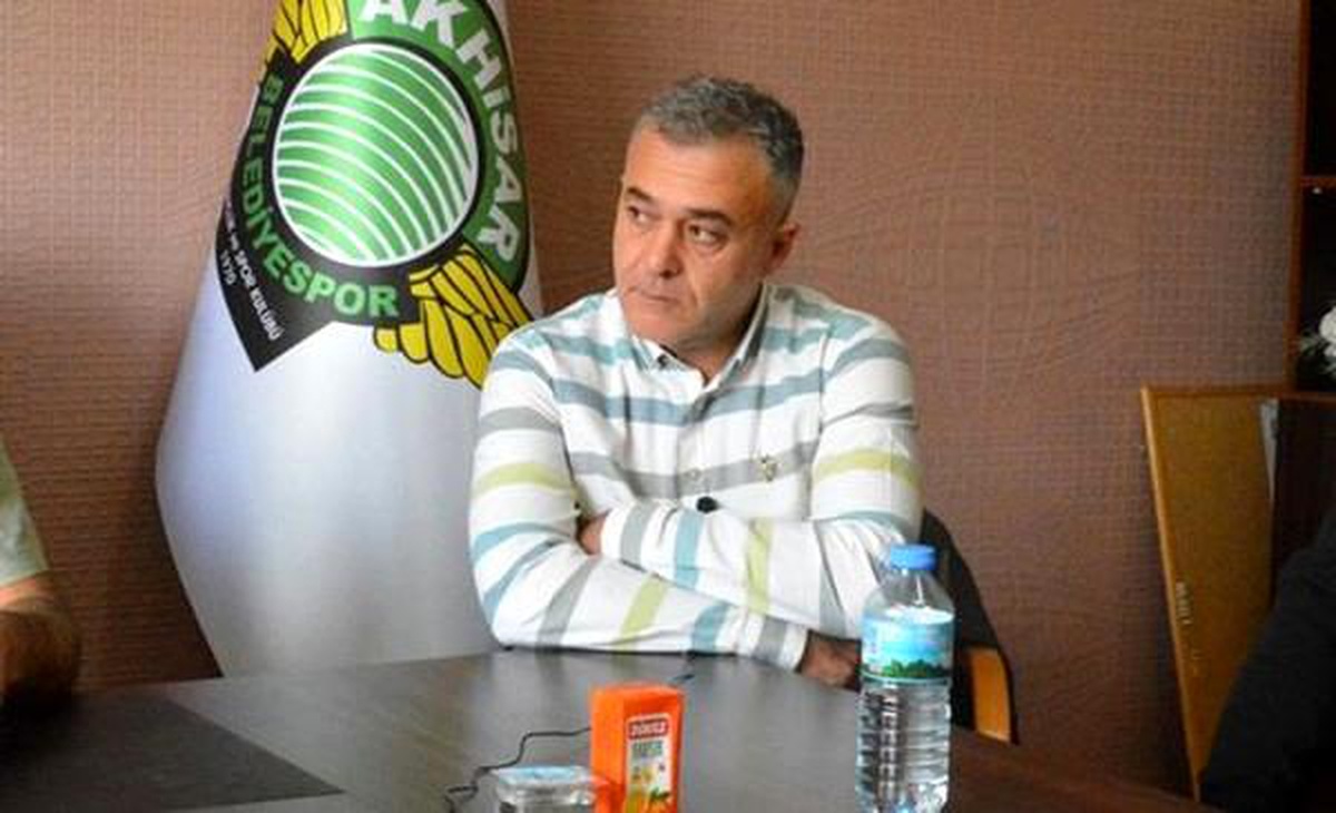 Akhisarspor eski yöneticisi Zafer Leblebici kalp krizi geçirerek hayatını kaybetti