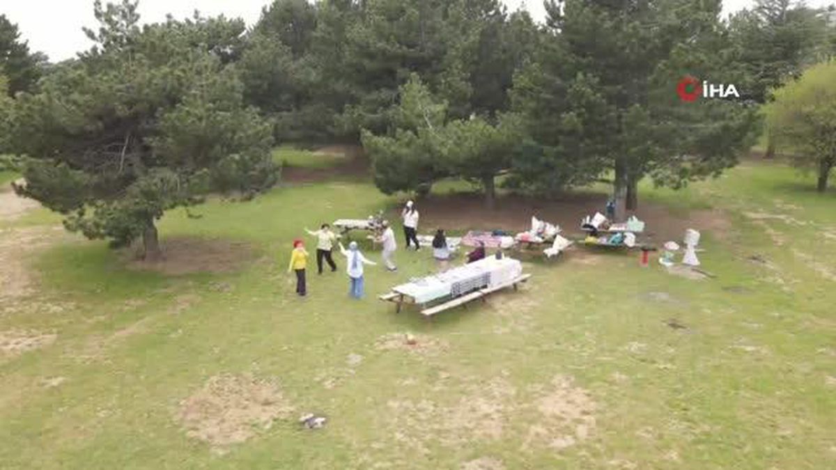 Oylarını kullanan vatandaşlar Spile pikniğe çıktı