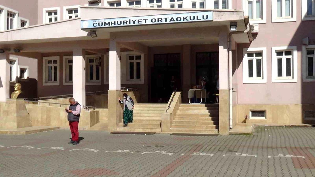 Tuncelide Cumhurbaşkanlığı ve Milletvekilliği Seçimleri İçin Oy Kullanma İşlemi Başladı
