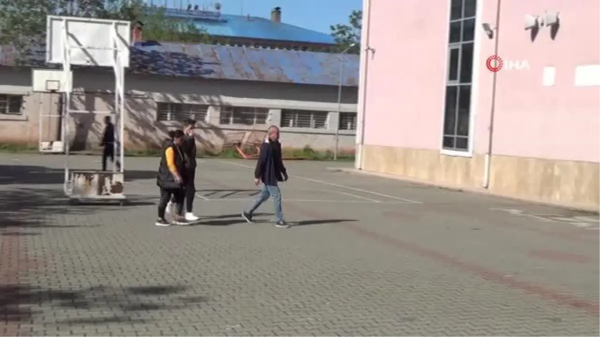 Tuncelide seçmenler oy kullanmaya başladı