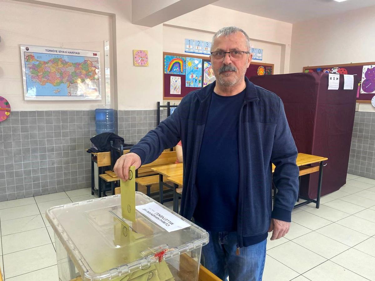 Uşak\'ta oy kullanma işlemi başladı
