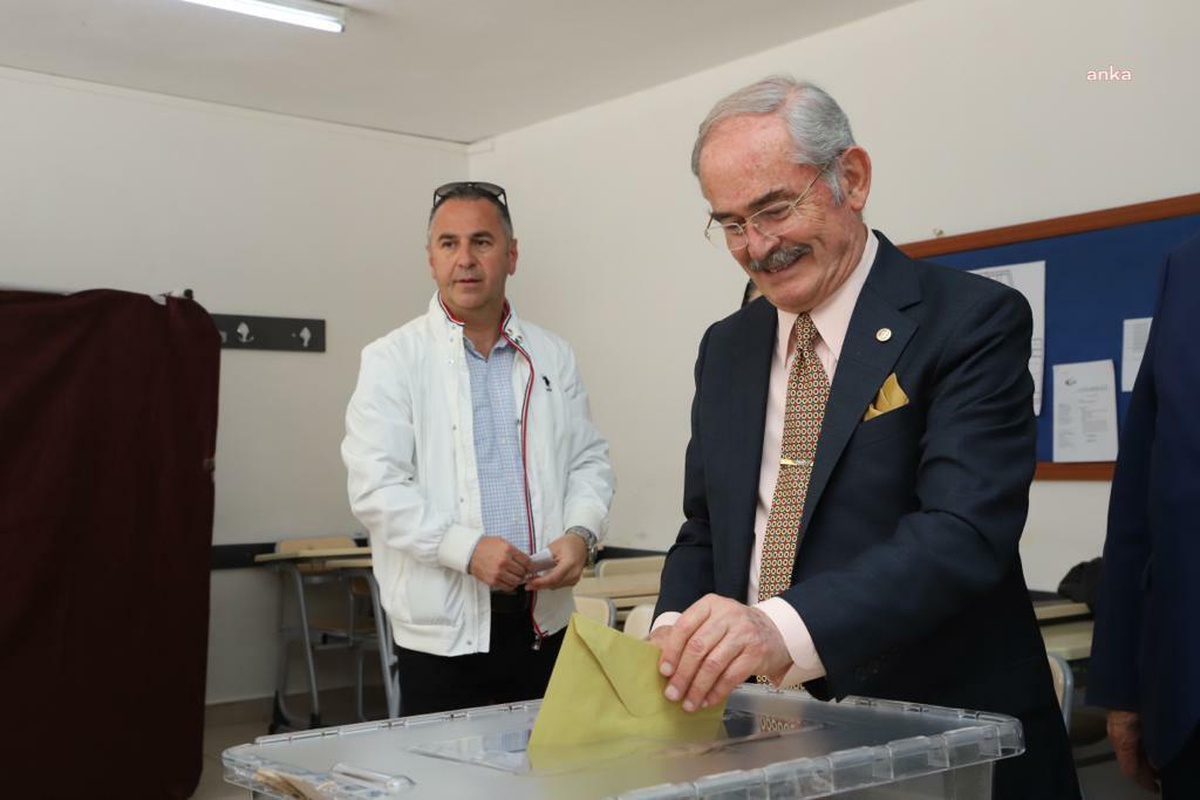 Yılmaz Büyükerşen, Oyunu Kullandı: "Sevginin, Saygının, Demokrasinin Kazandığı Bir Sonuç Diliyorum"