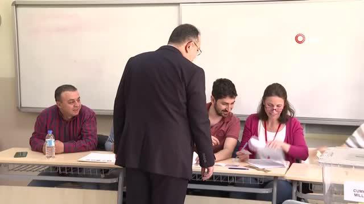 YSK Başkanı Yener: Herhangi bir adayın pusulada adının çizilmemesi gerekmektedir