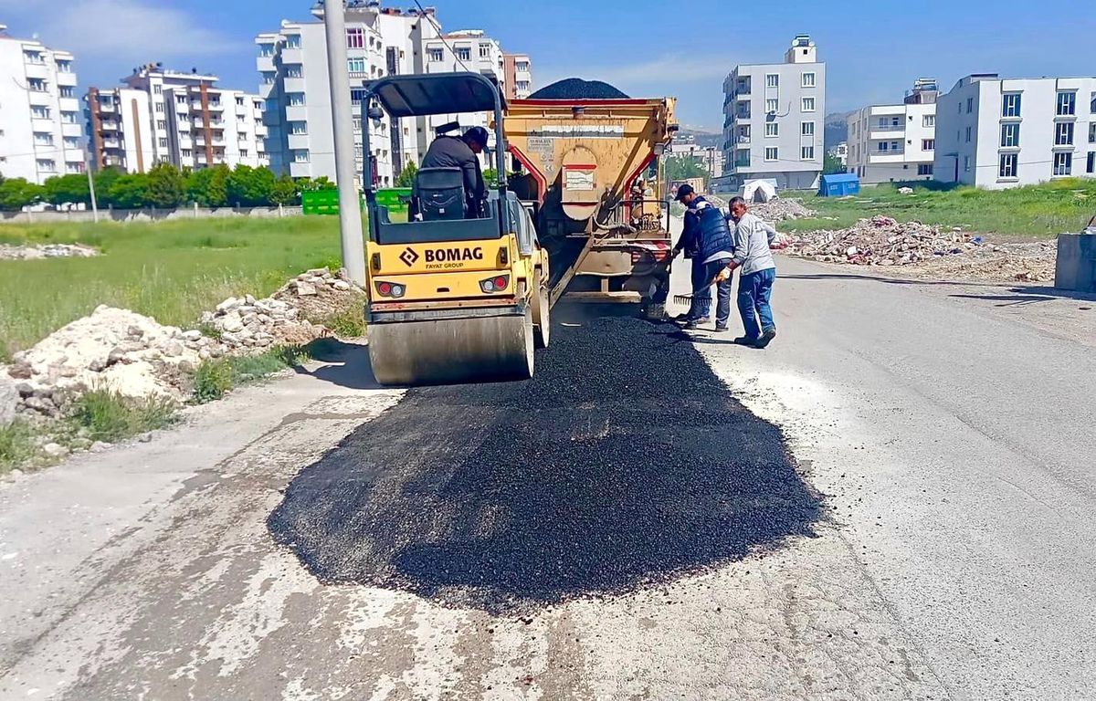 Adıyaman Belediyesi Yol Yenileme Çalışmalarına Devam Ediyor