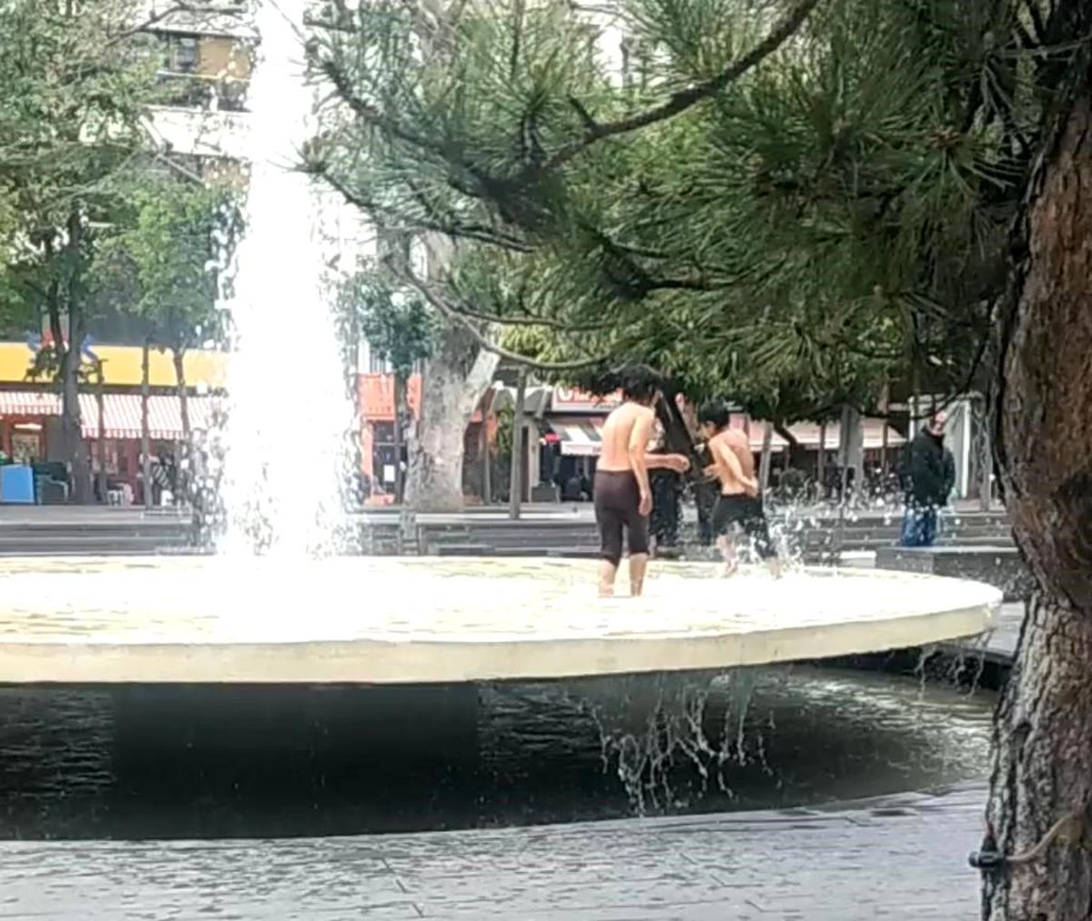 Eskişehir\'deki Süs Havuzları Çocuklar İçin Tehlike Oluşturuyor