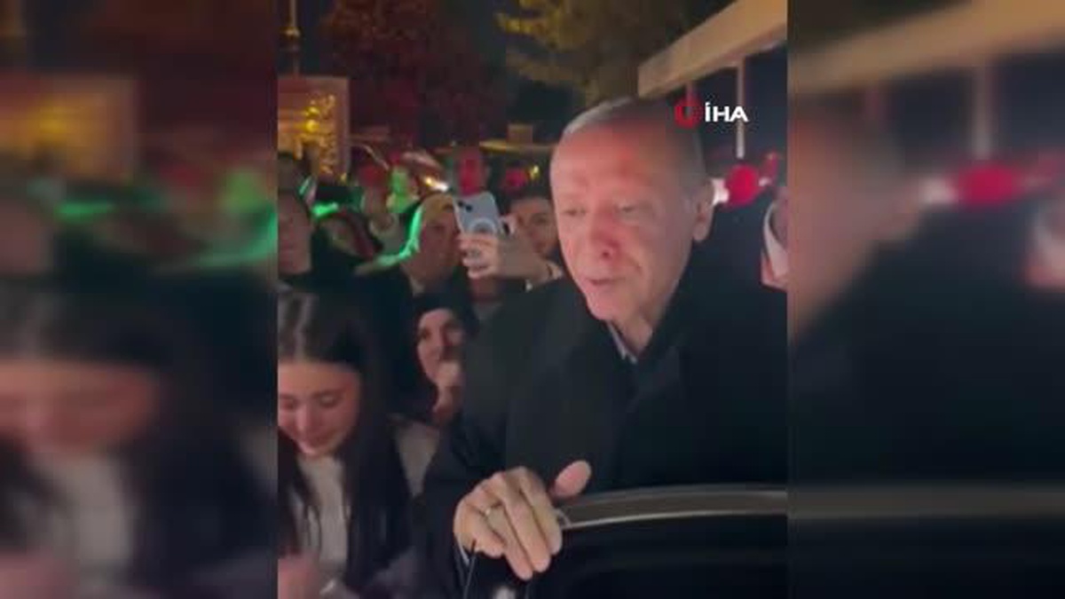 Cumhurbaşkanı Erdoğana vatandaşlardan coşkulu karşılama