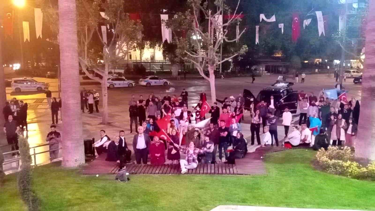 Denizli\'de Cumhur İttifakı TBMM\'de çoğunluğu sağlamanın mutluluğunu kutladı