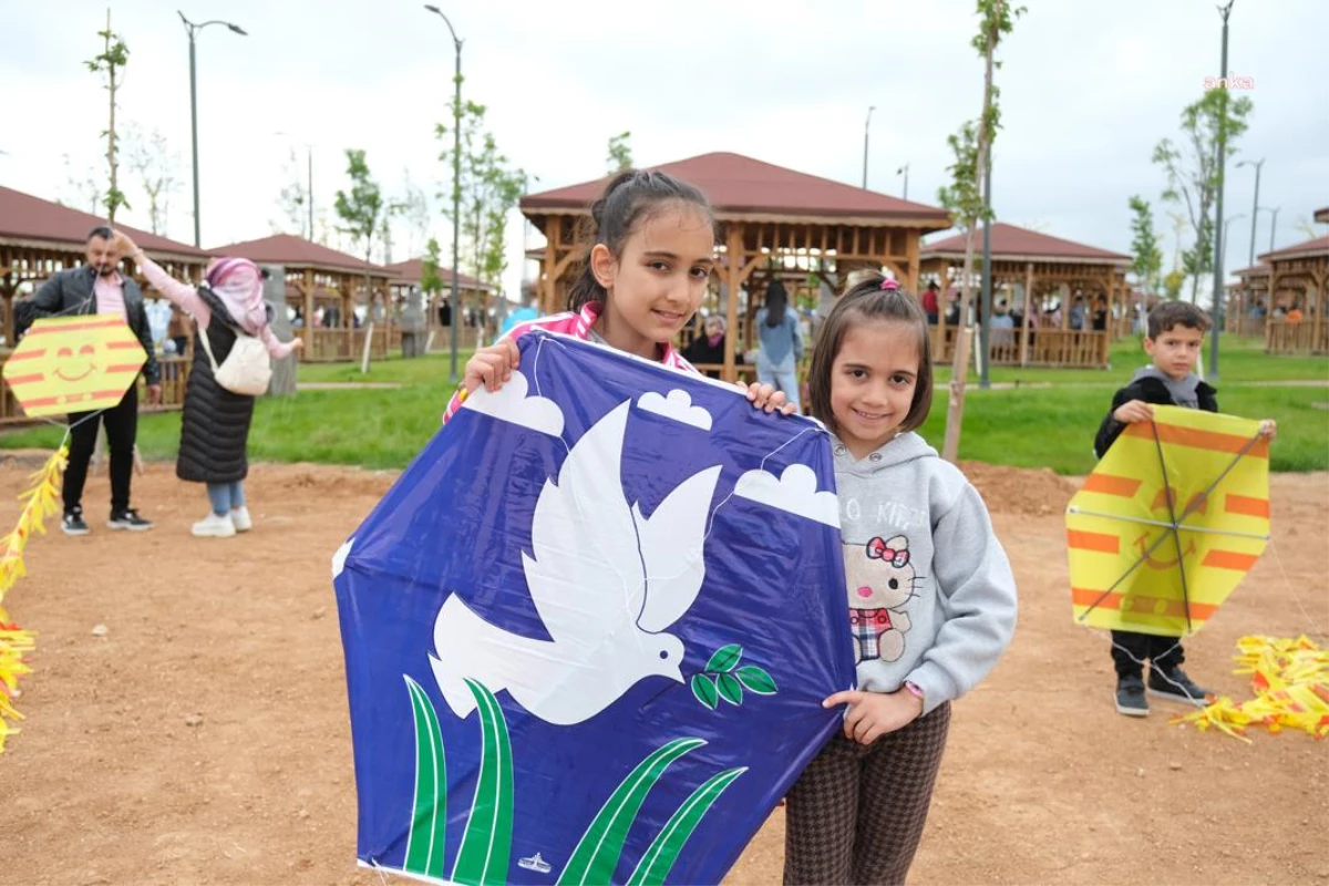 Kırşehir Semaları, Belediye\'nin Uçurtma Şenliği ile Renklendi