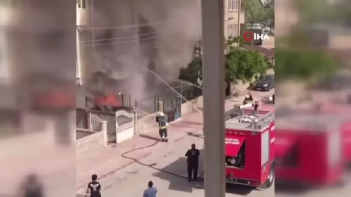 Konyada depodaki yatak ve bazalar yandı