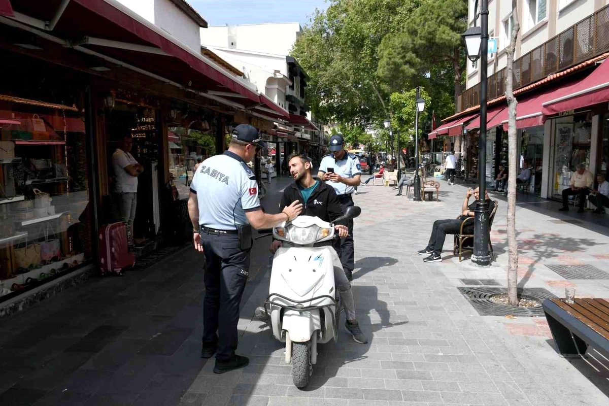Kuşadası Belediyesi, Turizm Sezonuyla Birlikte Motosiklet Denetimlerini Sıklaştırdı