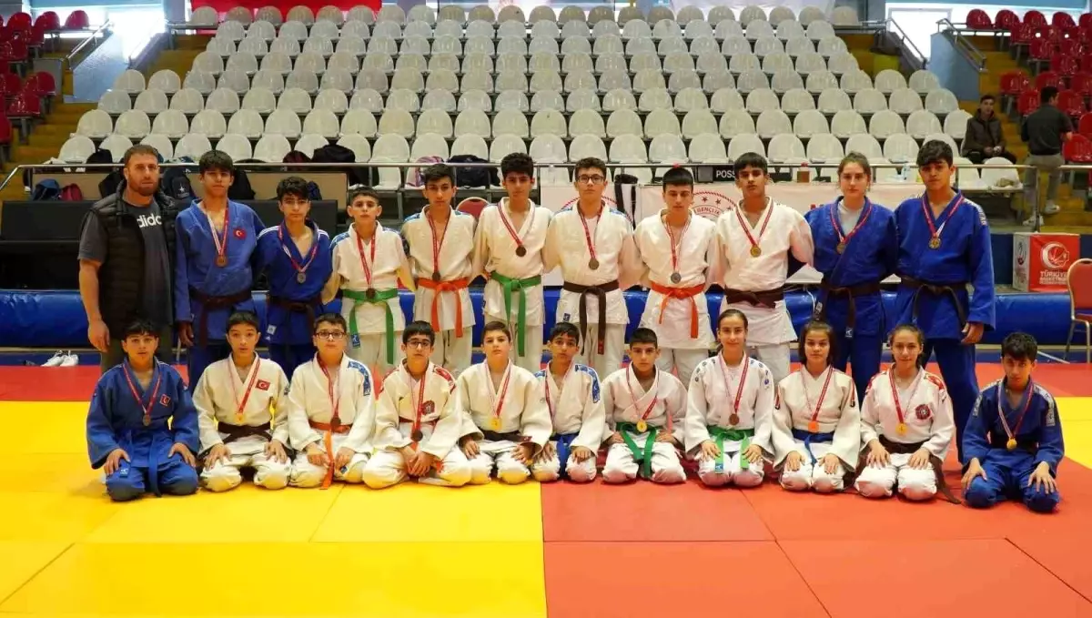 Manisa\'da Anadolu Yıldızlar Ligi Judo İl Seçmeleri Yapıldı