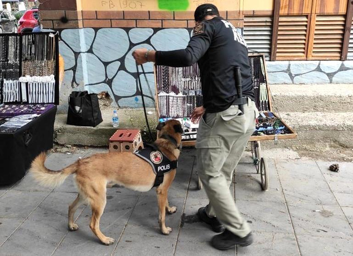 Manisa\'da Uyuşturucu Operasyonu: 66 Şüpheli Yakalandı, 5\'i Tutuklandı