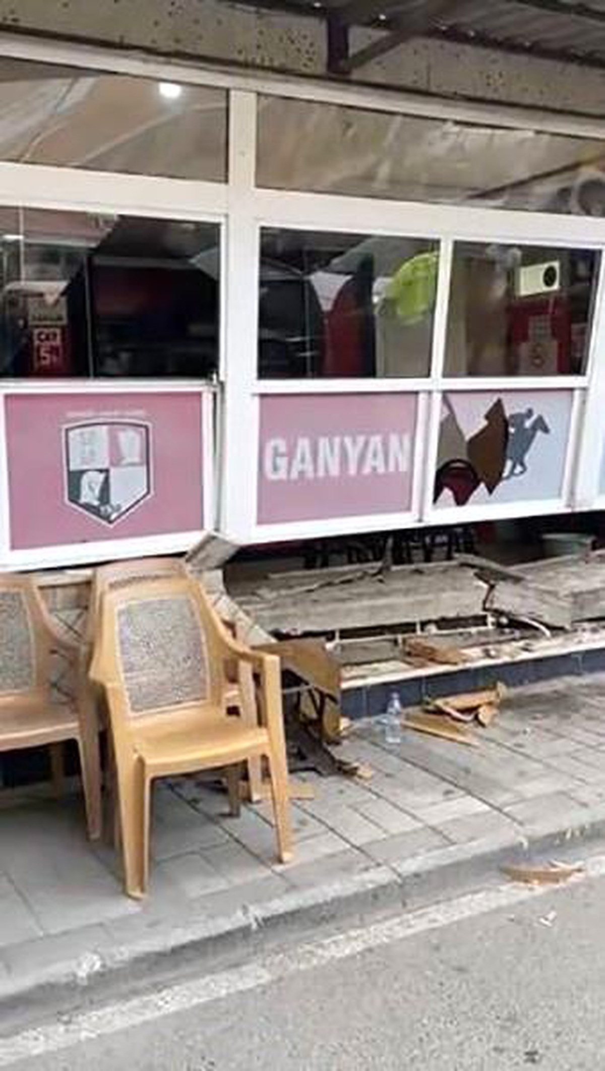 Silivri\'de Ganyan Bayiine Çarpılan Araçta Yaşlı Adam Hayatını Kaybetti