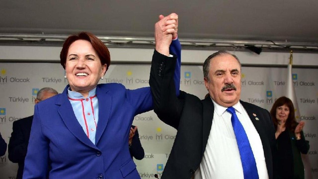 Türkiye siyasi tarihinde daha önce görülmeyen bir tesadüf. Baba, oğul ve Yeğen mecliste Türkiye siyasi tarihinde daha önce görülmeyen bir tesadüf. Baba, oğul ve Yeğen mecliste