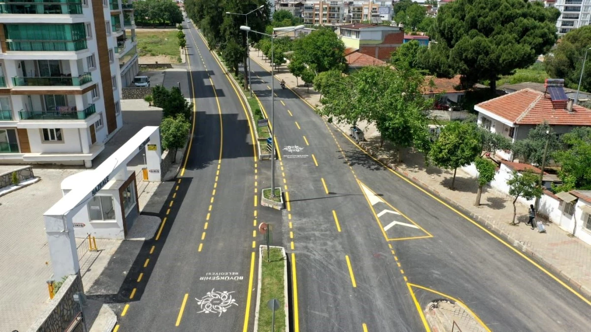 Aydın Büyükşehir Belediyesi Yol Yapım Çalışmalarına Devam Ediyor