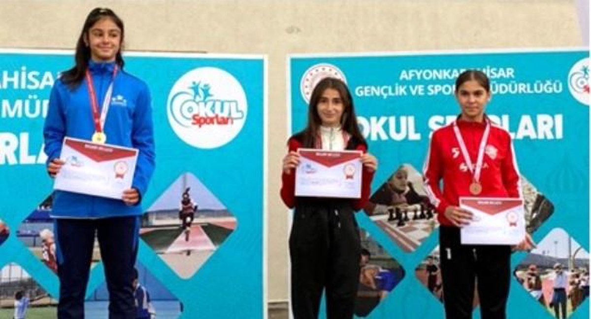 Aydınlı sporcular Afyon\'dan madalya ile döndü